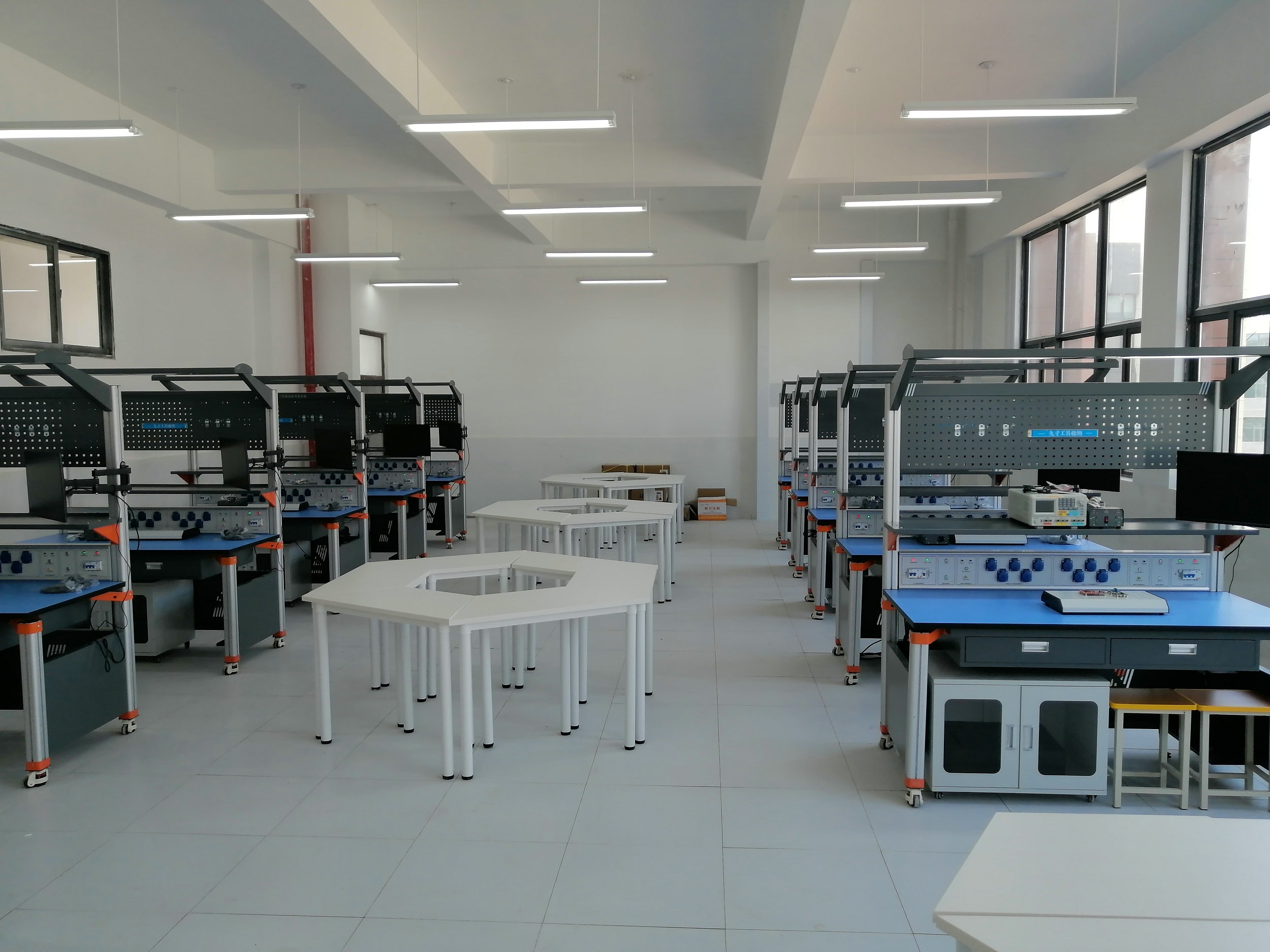 ��Ӯa(ch��n)Ʒ�b�{(di��o)�c�˹����܄�(chu��ng)�¿����b��