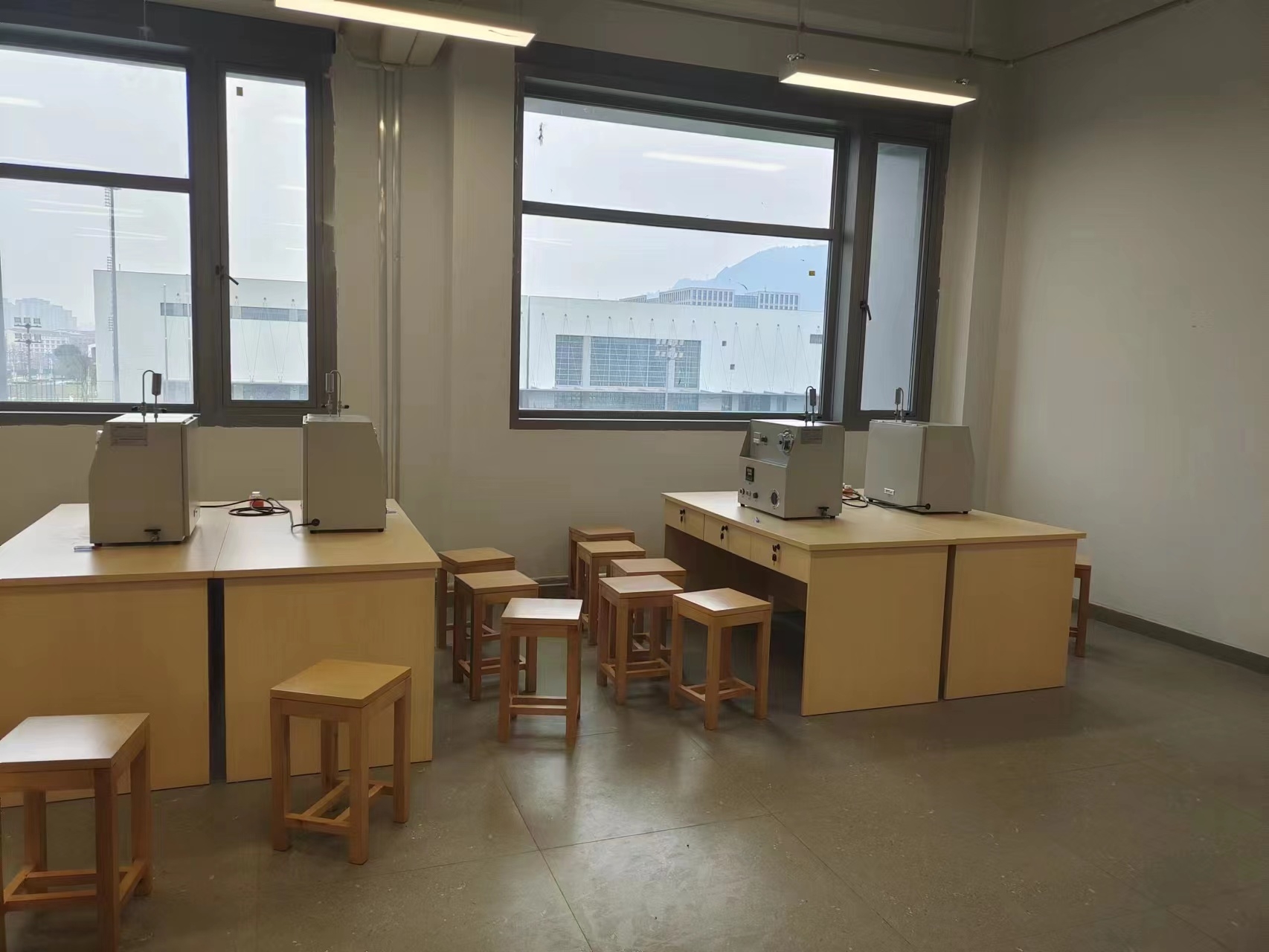 �����P-T�Pϵ���x