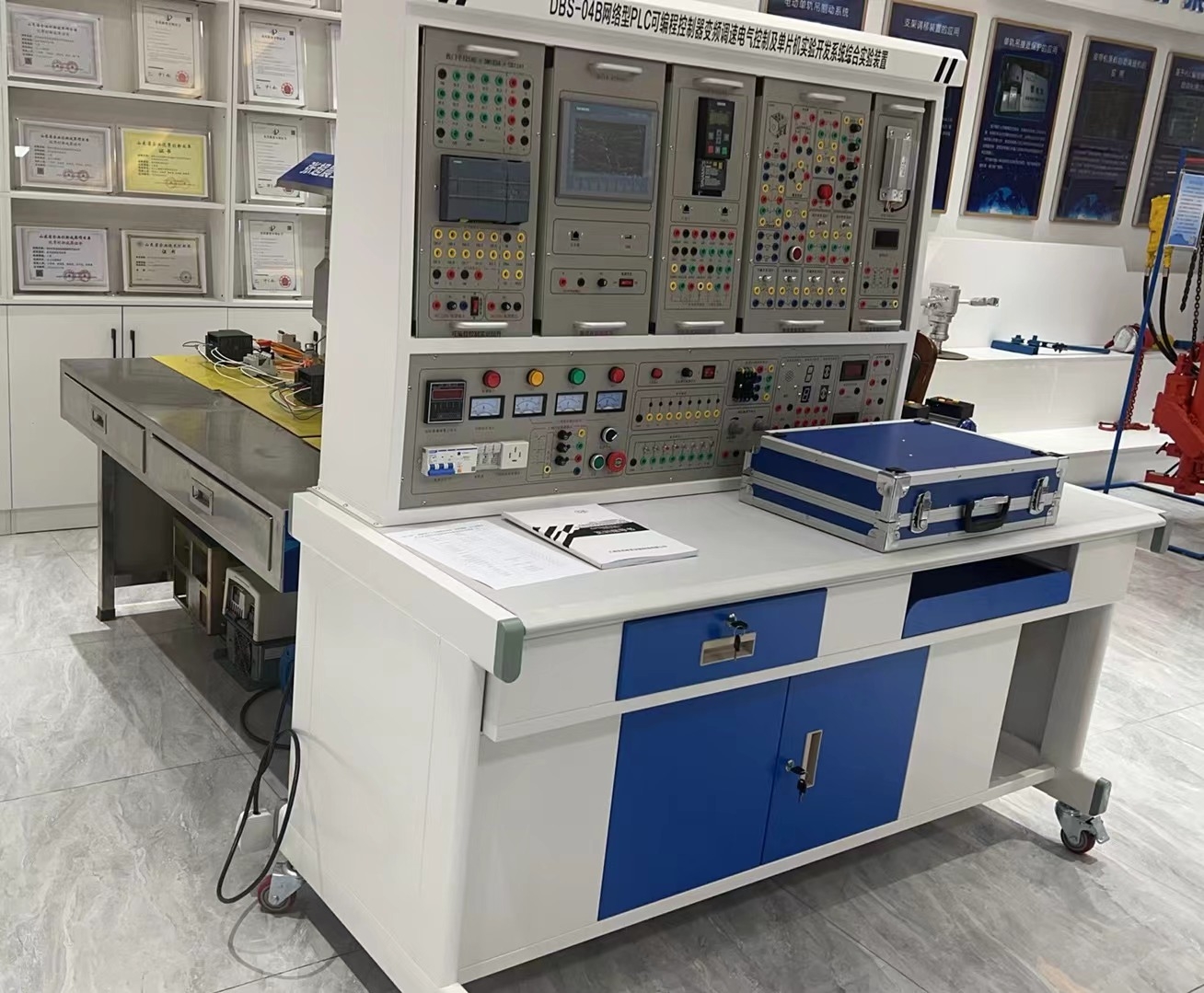 �W�j��PLC�ɾ��̌���b��