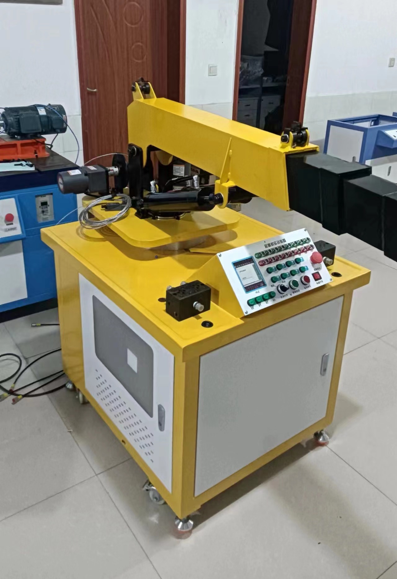 ���ؙC��Ӗ�b��