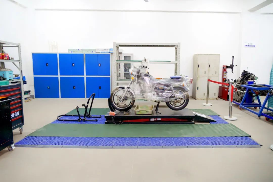 汽車維修技術(shù)實驗實訓室